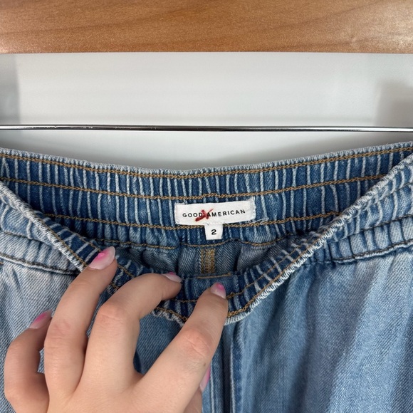 Good American Light Wash Blue Denim Wide Leg Elastic Waistband Jeans - Picture 3 of 4